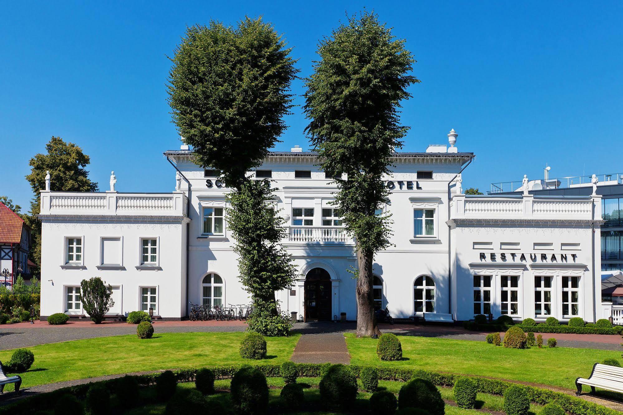 Schloss Hotel Yantarny Jantarny Exterior foto